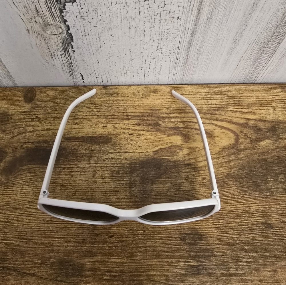 White Square Womens Sunglasses With Black Lens Unbranded - Picture 2 of 6